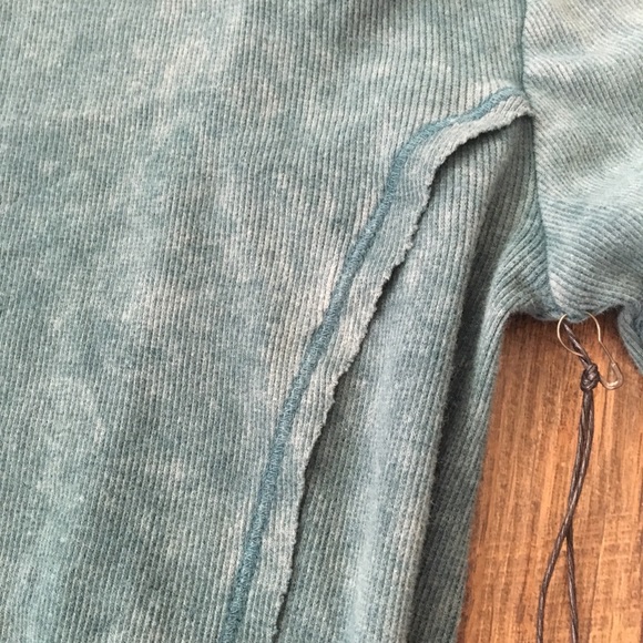 Teal Cold Shoulder Rock & Republic Long Sleeve Tee - Picture 4 of 4